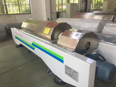 三相臥螺離心機